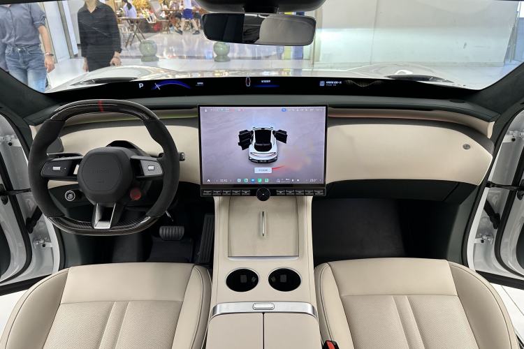 Used Xiaomi Auto YU7 2025 Ultra-Long Range High-Performance All-Wheel-Drive Max Edition Interior 3