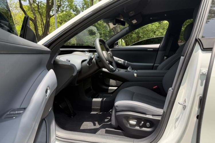 Used Xiaomi Auto YU7 2025 Ultra-Long Range All-Wheel Drive Pro Version Interior 3