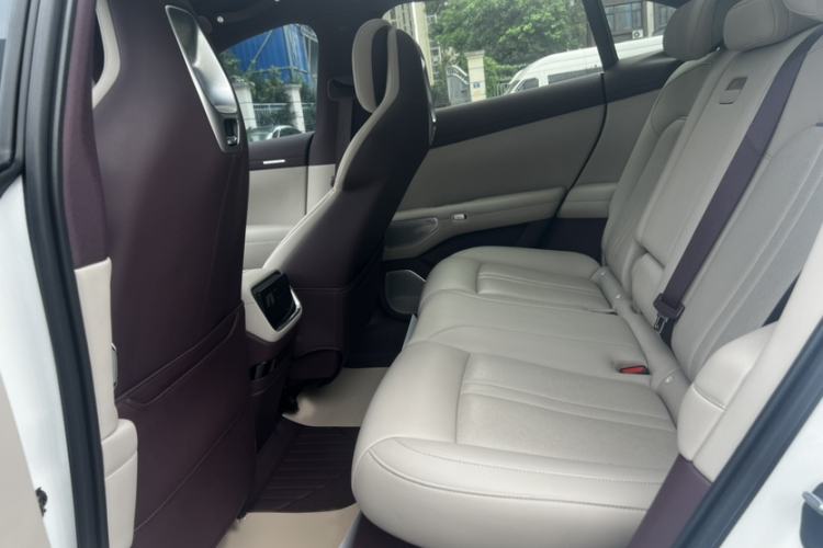 Used Xiaomi Auto YU7 2025 Ultra-Long Range Rear-Wheel Drive Version Interior 4