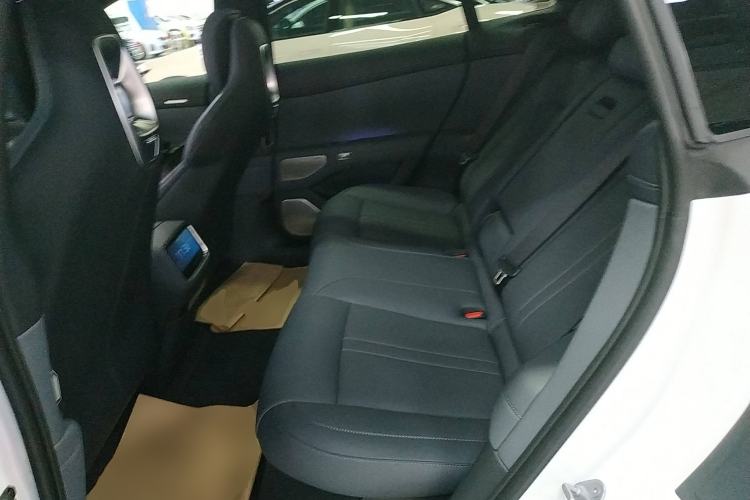 Used Xiaomi Auto YU7 2025 Ultra-Long Range Rear-Wheel Drive Version Interior 4