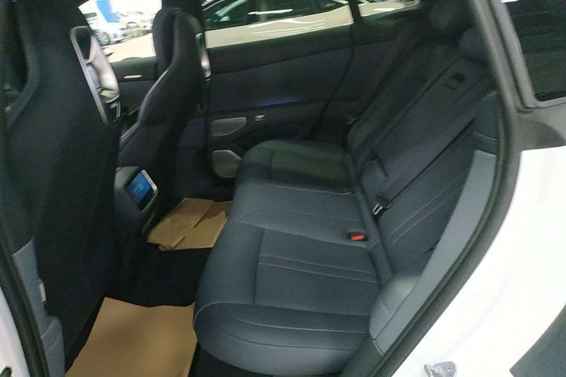 Used Xiaomi Auto YU7 2025 Ultra-Long Range Rear-Wheel Drive Version Interior 4