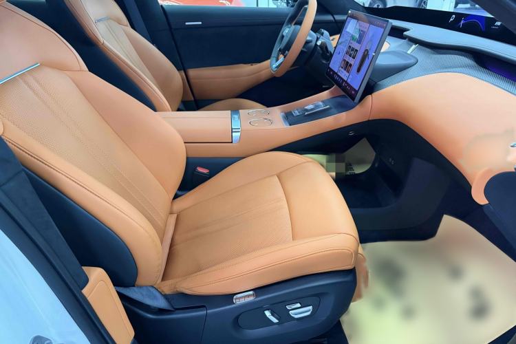 Used Xiaomi Auto YU7 2025 Ultra-Long Range High-Performance All-Wheel-Drive Max Edition Interior 4