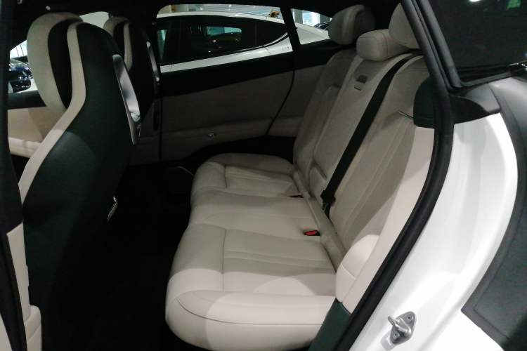 Used Xiaomi Auto YU7 2025 Ultra-Long Range Rear-Wheel Drive Version Interior 4