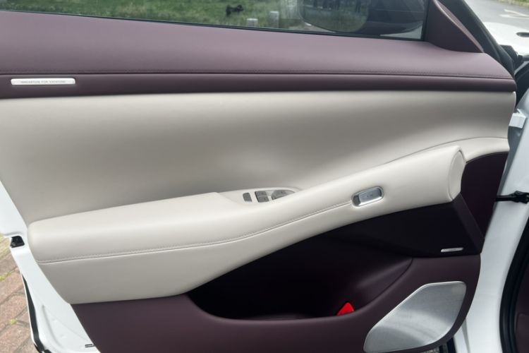 Used Xiaomi Auto YU7 2025 Ultra-Long Range Rear-Wheel Drive Version Interior 5