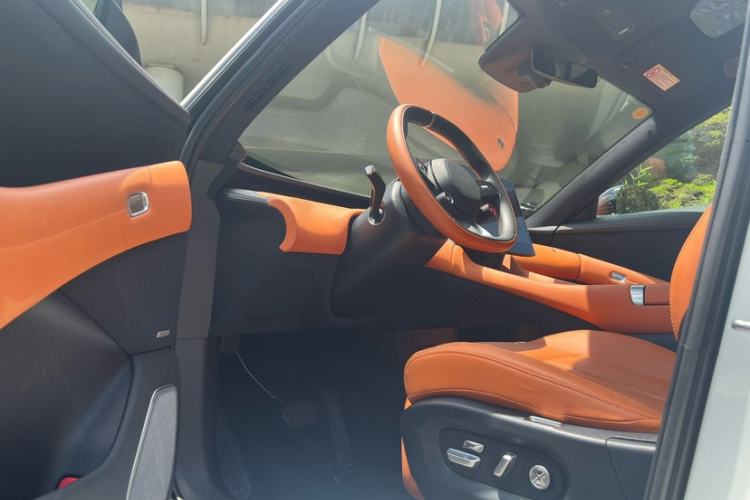 Used Xiaomi Auto YU7 2025 Ultra-Long Range High-Performance All-Wheel-Drive Max Edition Interior 6