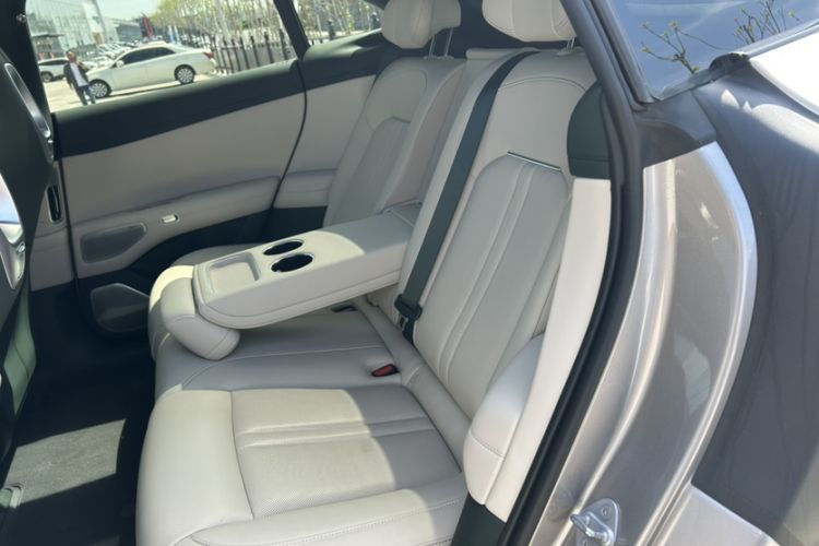 Used Xiaomi Auto YU7 2025 Ultra-Long Range Rear-Wheel Drive Version Interior 6