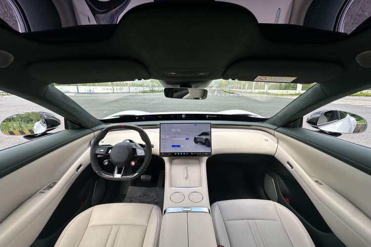 Used Xiaomi Auto YU7 2025 Ultra-Long Range High-Performance All-Wheel-Drive Max Edition Interior 6