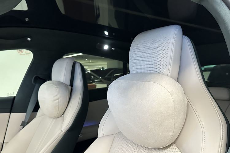 Used Xiaomi Auto YU7 2025 Ultra-Long Range High-Performance All-Wheel-Drive Max Edition Interior 7