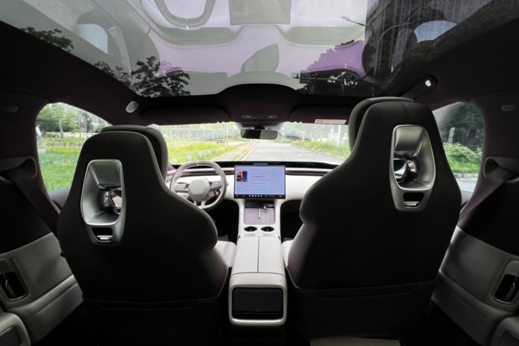 Used Xiaomi Auto YU7 2025 Ultra-Long Range Rear-Wheel Drive Version Interior 8