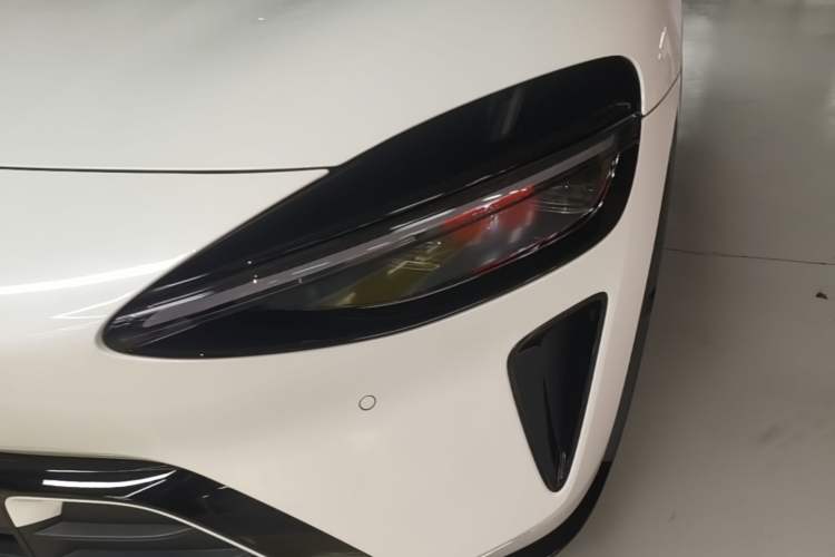 Used Xiaomi Auto YU7 2025 Ultra-Long Range High-Performance All-Wheel-Drive Max Edition Left Front Headlight