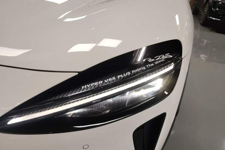 Used Xiaomi Auto YU7 2025 Ultra-Long Range High-Performance All-Wheel-Drive Max Edition Left Front Headlight