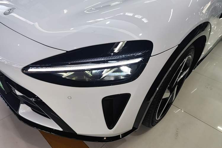 Used Xiaomi Auto YU7 2025 Ultra-Long Range All-Wheel Drive Pro Version Left Front Headlight