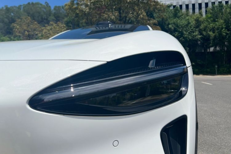 Used Xiaomi Auto YU7 2025 Ultra-Long Range High-Performance All-Wheel-Drive Max Edition Left Front Headlight