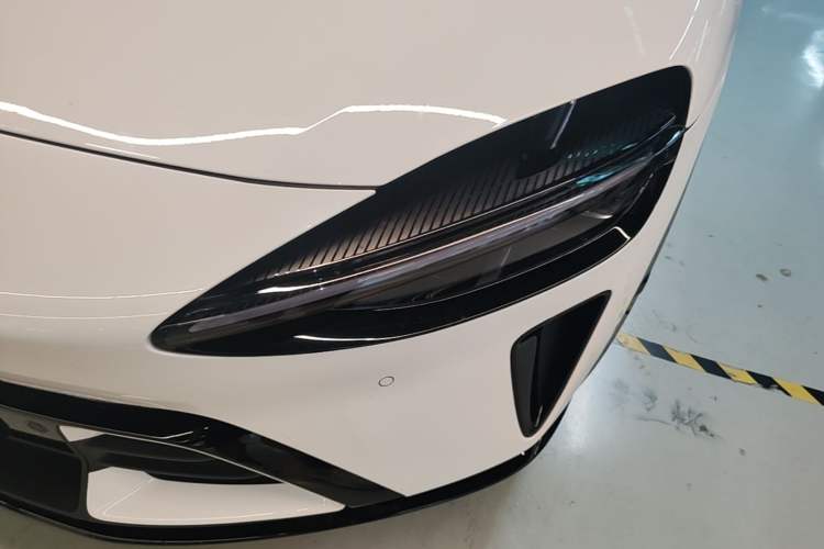 Used Xiaomi Auto YU7 2025 Ultra-Long Range High-Performance All-Wheel-Drive Max Edition Left Front Headlight