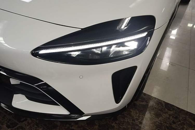 Used Xiaomi Auto YU7 2025 Ultra-Long Range High-Performance All-Wheel-Drive Max Edition Left Front Headlight