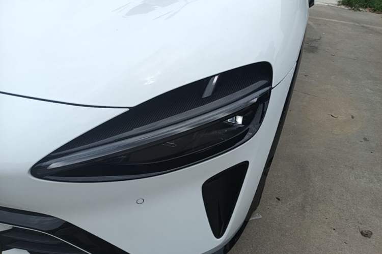 Used Xiaomi Auto YU7 2025 Ultra-Long Range High-Performance All-Wheel-Drive Max Edition Left Front Headlight