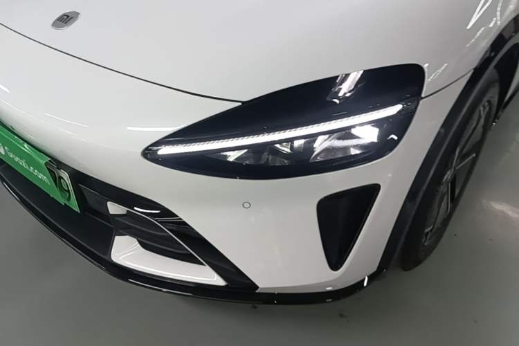 Used Xiaomi Auto YU7 2025 Ultra-Long Range Rear-Wheel Drive Version Left Front Headlight