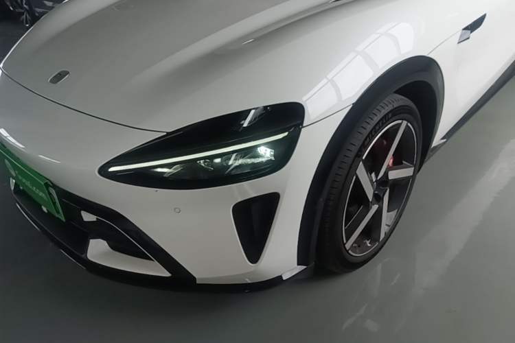 Used Xiaomi Auto YU7 2025 Ultra-Long Range High-Performance All-Wheel-Drive Max Edition Left Front Headlight
