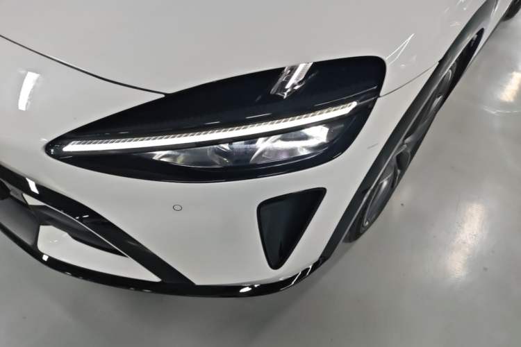 Used Xiaomi Auto YU7 2025 Ultra-Long Range High-Performance All-Wheel-Drive Max Edition Left Front Headlight