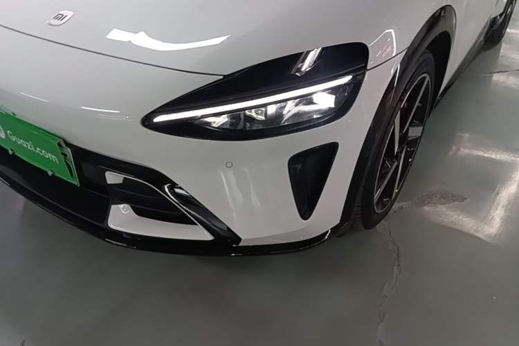 Used Xiaomi Auto YU7 2025 Ultra-Long Range High-Performance All-Wheel-Drive Max Edition Left Front Headlight
