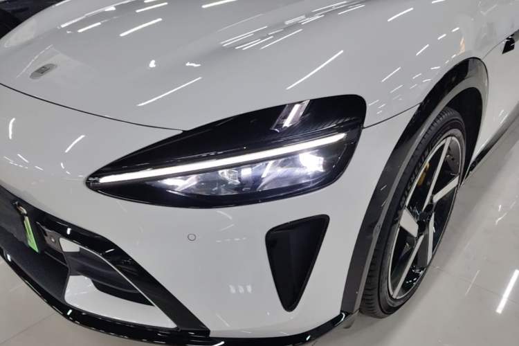 Used Xiaomi Auto YU7 2025 Ultra-Long Range High-Performance All-Wheel-Drive Max Edition Left Front Headlight