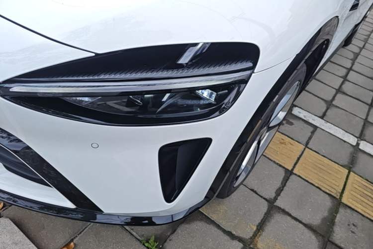Used Xiaomi Auto YU7 2025 Ultra-Long Range High-Performance All-Wheel-Drive Max Edition Left Front Headlight
