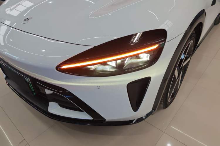 Used Xiaomi Auto YU7 2025 Ultra-Long Range High-Performance All-Wheel-Drive Max Edition Left Front Headlight