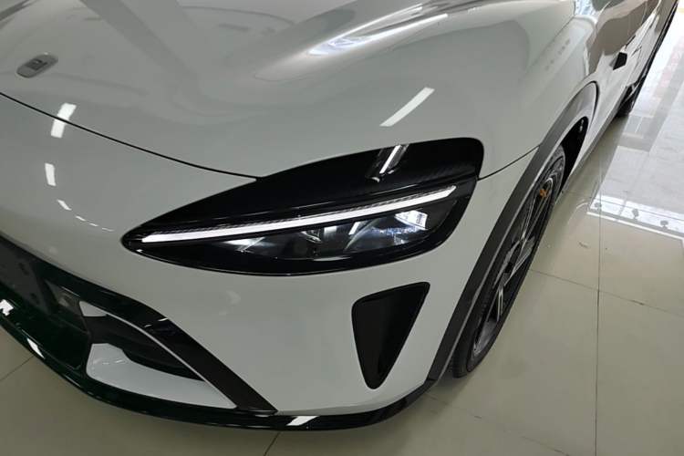 Used Xiaomi Auto YU7 2025 Ultra-Long Range Rear-Wheel Drive Version Left Front Headlight