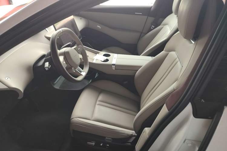 Used Xiaomi Auto YU7 2025 Ultra-Long Range High-Performance All-Wheel-Drive Max Edition Left Front Seat