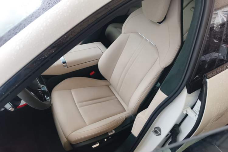 Used Xiaomi Auto YU7 2025 Ultra-Long Range High-Performance All-Wheel-Drive Max Edition Left Front Seat