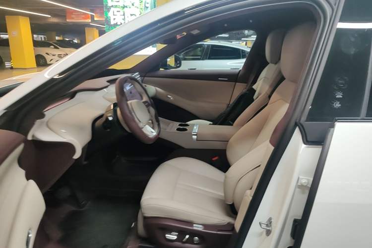 Used Xiaomi Auto YU7 2025 Ultra-Long Range High-Performance All-Wheel-Drive Max Edition Left Front Seat