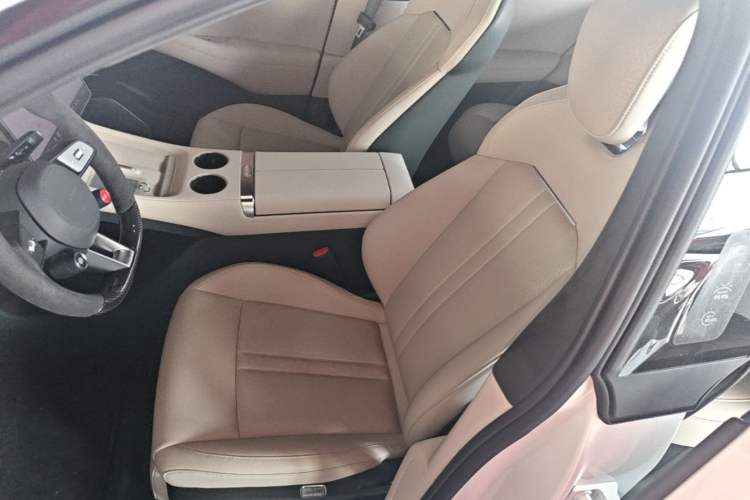 Used Xiaomi Auto YU7 2025 Ultra-Long Range High-Performance All-Wheel-Drive Max Edition Left Front Seat