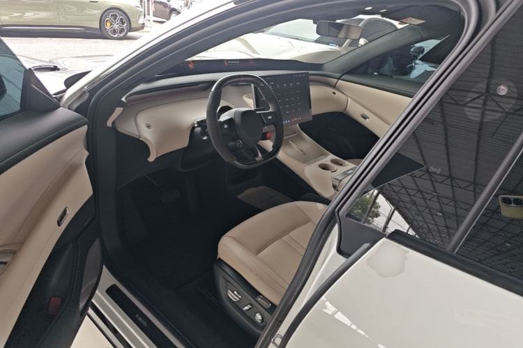 Used Xiaomi Auto YU7 2025 Ultra-Long Range High-Performance All-Wheel-Drive Max Edition Left Front Seat