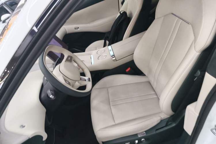Used Xiaomi Auto YU7 2025 Ultra-Long Range High-Performance All-Wheel-Drive Max Edition Left Front Seat