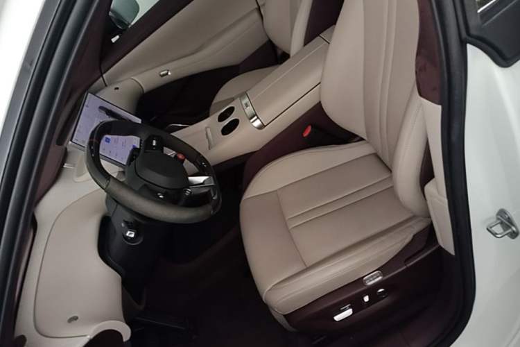 Used Xiaomi Auto YU7 2025 Ultra-Long Range High-Performance All-Wheel-Drive Max Edition Left Front Seat