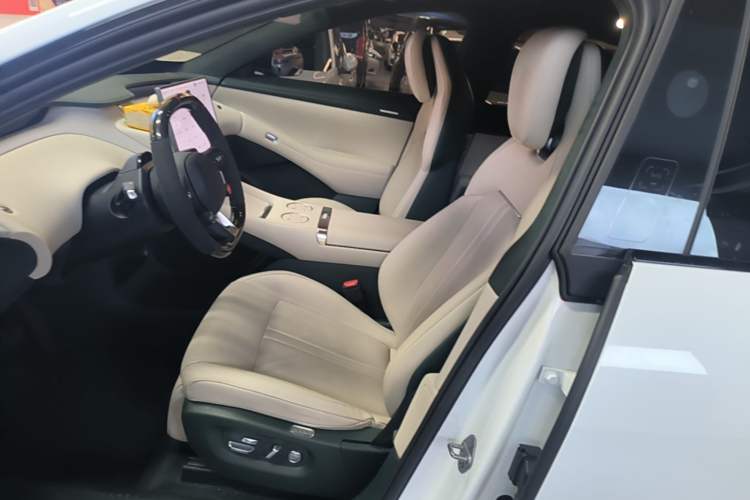 Used Xiaomi Auto YU7 2025 Ultra-Long Range High-Performance All-Wheel-Drive Max Edition Left Front Seat