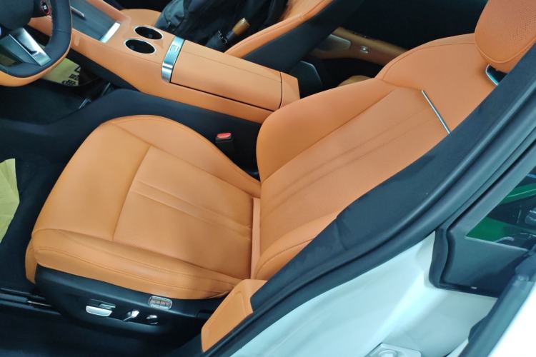 Used Xiaomi Auto YU7 2025 Ultra-Long Range High-Performance All-Wheel-Drive Max Edition Left Front Seat