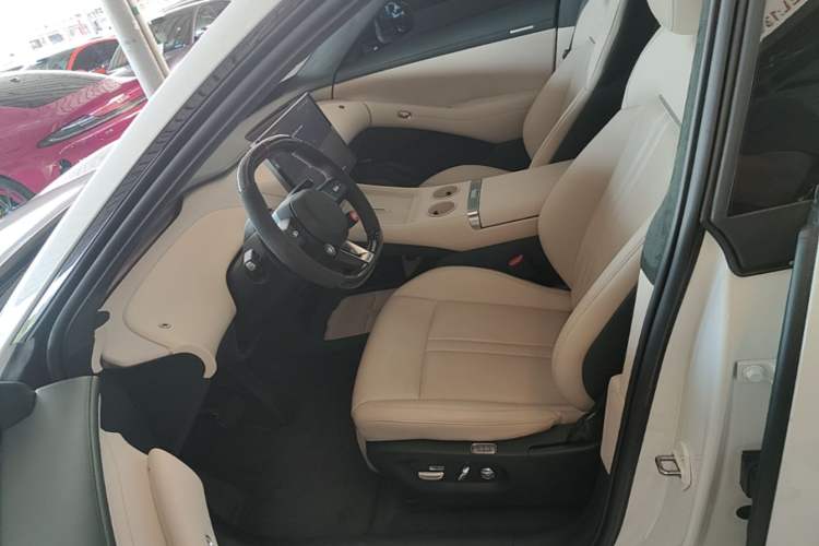 Used Xiaomi Auto YU7 2025 Ultra-Long Range High-Performance All-Wheel-Drive Max Edition Left Front Seat