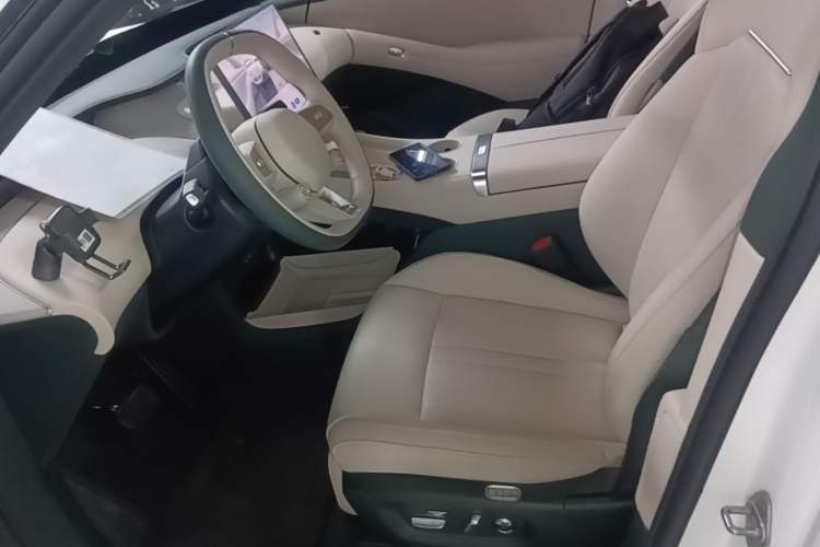 Used Xiaomi Auto YU7 2025 Ultra-Long Range High-Performance All-Wheel-Drive Max Edition Left Front Seat