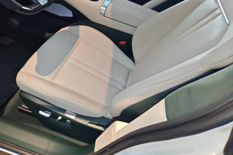 Used Xiaomi Auto YU7 2025 Ultra-Long Range High-Performance All-Wheel-Drive Max Edition Left Front Seat