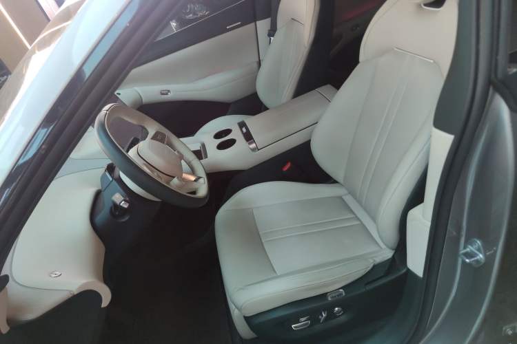 Used Xiaomi Auto YU7 2025 Ultra-Long Range Rear-Wheel Drive Version Left Front Seat