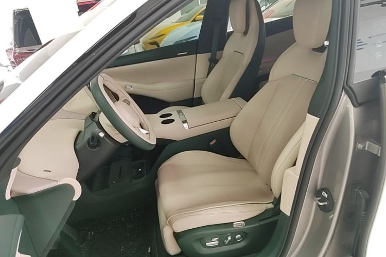 Used Xiaomi Auto YU7 2025 Ultra-Long Range Rear-Wheel Drive Version Left Front Seat