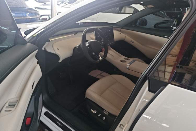 Used Xiaomi Auto YU7 2025 Ultra-Long Range High-Performance All-Wheel-Drive Max Edition Left Front Seat