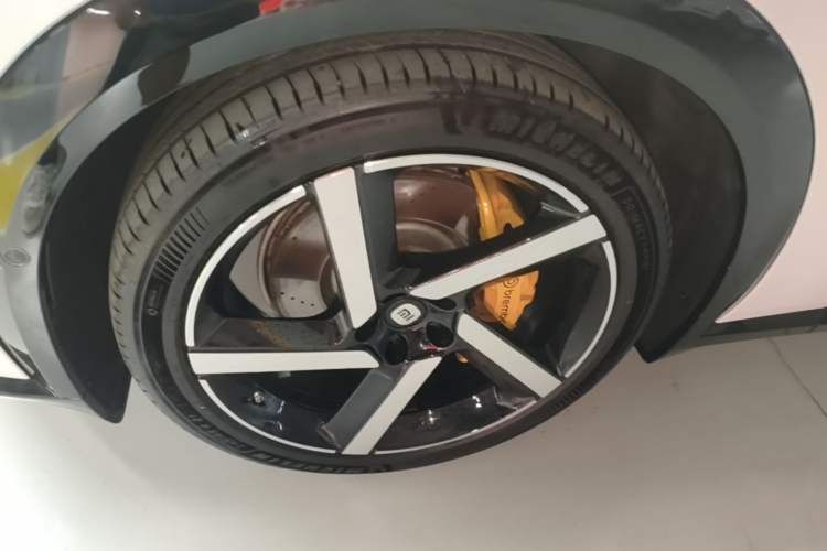 Used Xiaomi Auto YU7 2025 Ultra-Long Range High-Performance All-Wheel-Drive Max Edition Left Front Wheel Hub