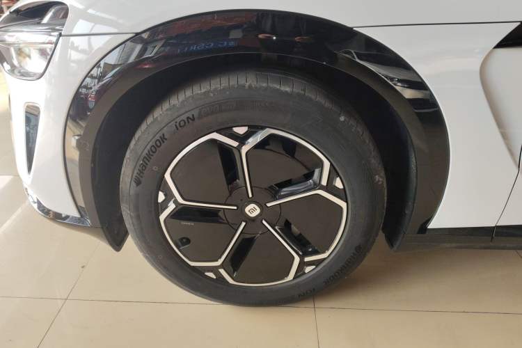 Used Xiaomi Auto YU7 2025 Ultra-Long Range Rear-Wheel Drive Version Left Front Wheel Hub