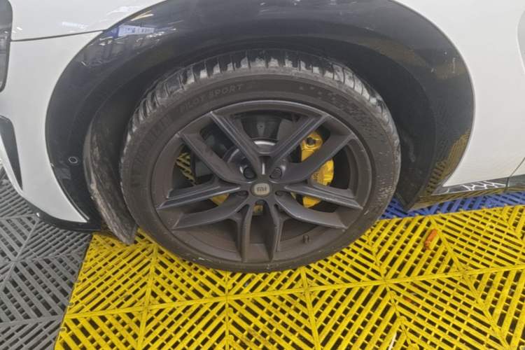 Used Xiaomi Auto YU7 2025 Ultra-Long Range High-Performance All-Wheel-Drive Max Edition Left Front Wheel Hub