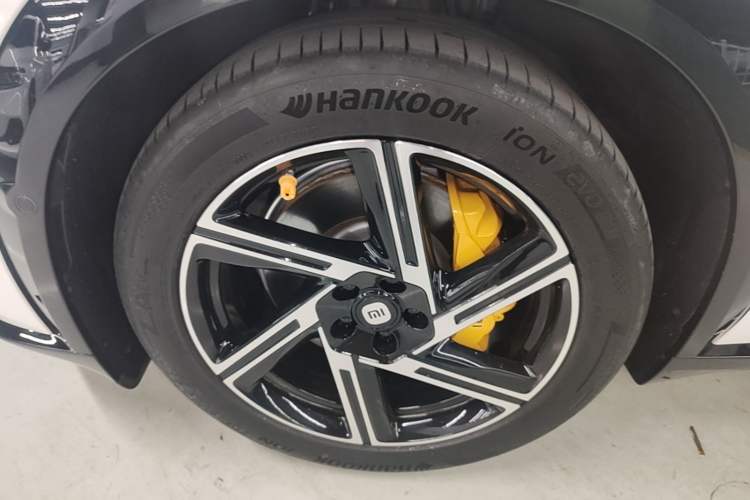 Used Xiaomi Auto YU7 2025 Ultra-Long Range All-Wheel Drive Pro Version Left Front Wheel Hub
