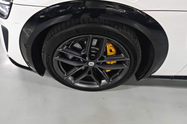 Used Xiaomi Auto YU7 2025 Ultra-Long Range High-Performance All-Wheel-Drive Max Edition Left Front Wheel Hub