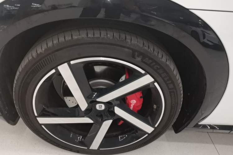 Used Xiaomi Auto YU7 2025 Ultra-Long Range High-Performance All-Wheel-Drive Max Edition Left Front Wheel Hub