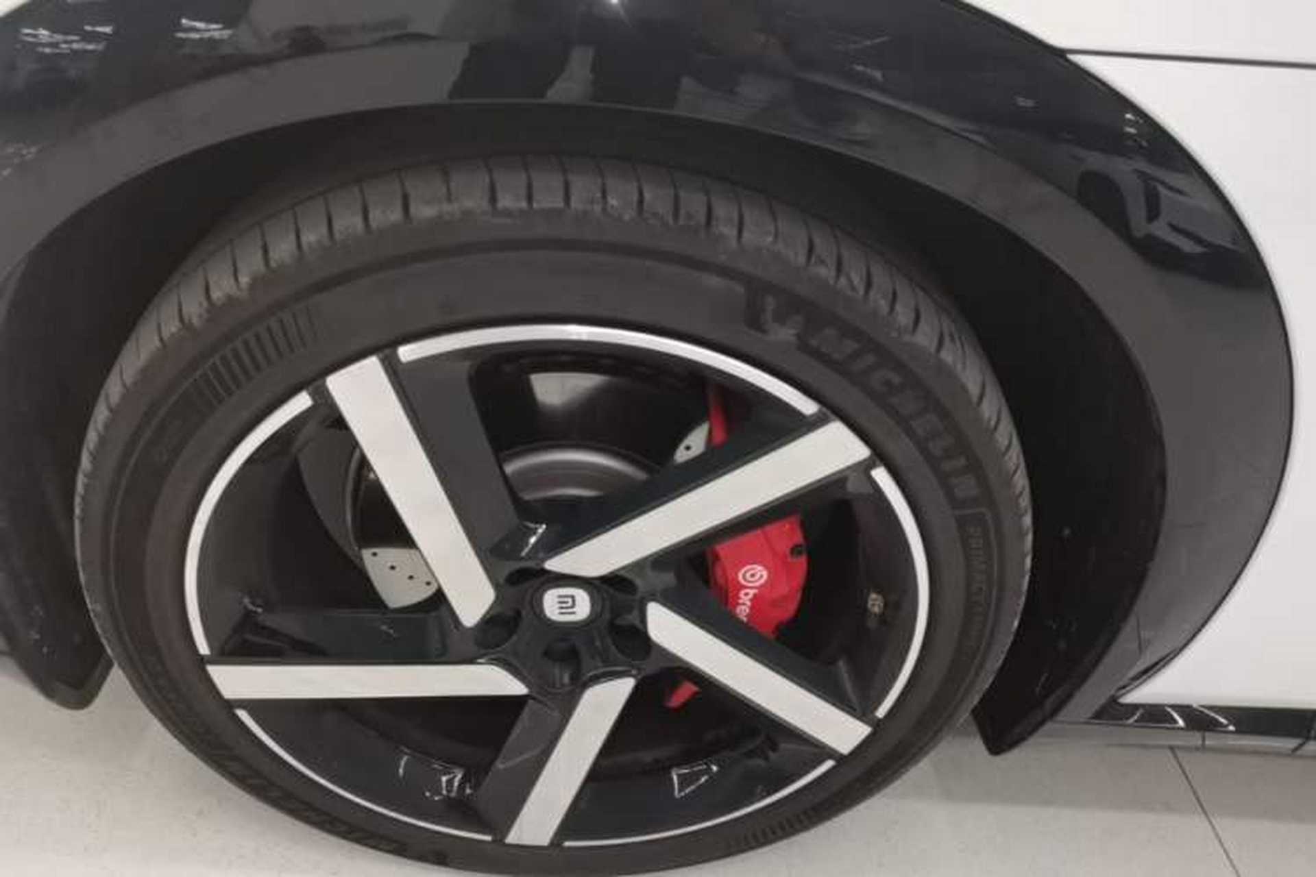 Used Xiaomi Auto YU7 2025 Ultra-Long Range High-Performance All-Wheel-Drive Max Edition Left Front Wheel Hub